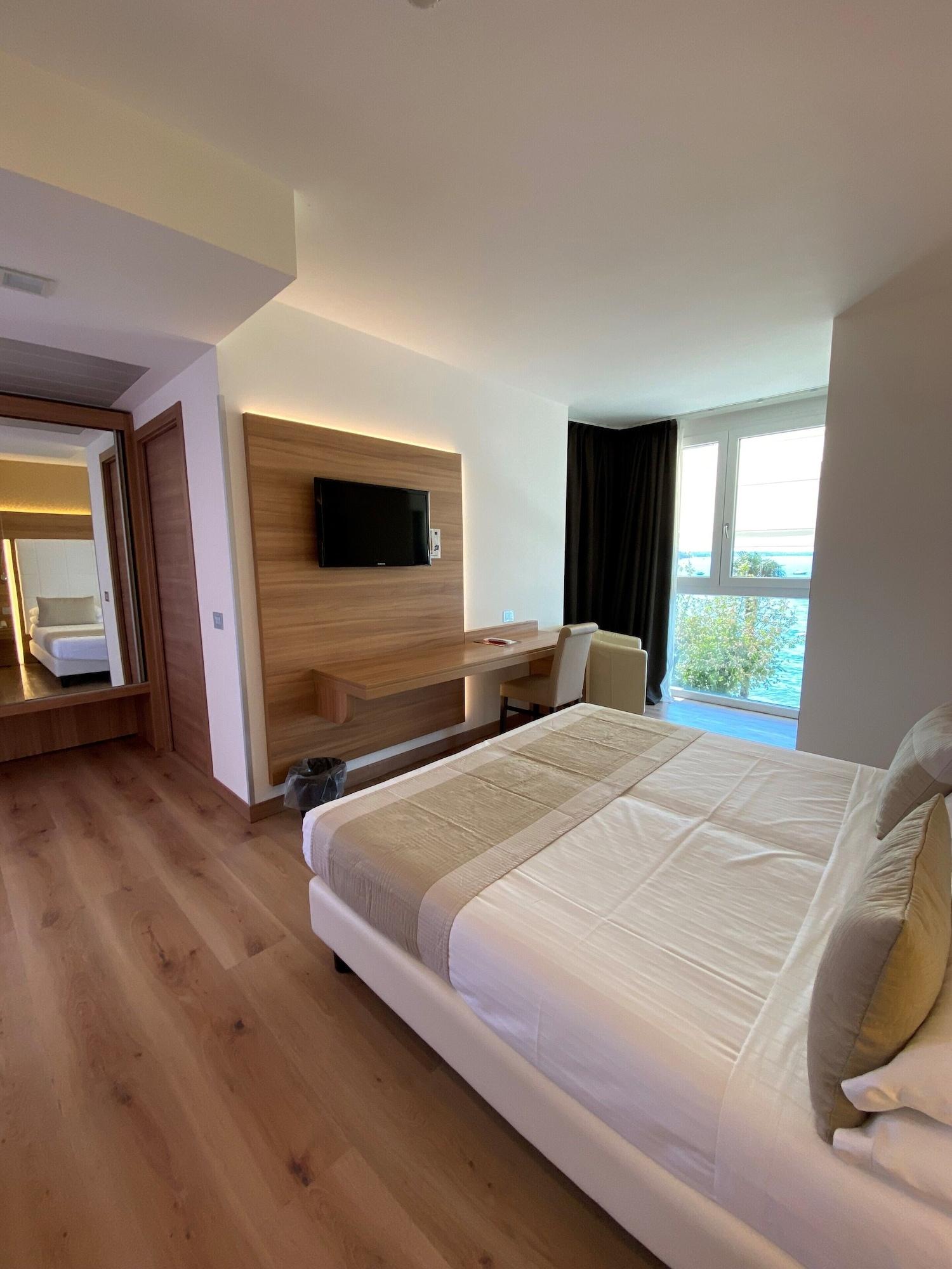 Kriss Internazionale Hotel Bardolino Kültér fotó