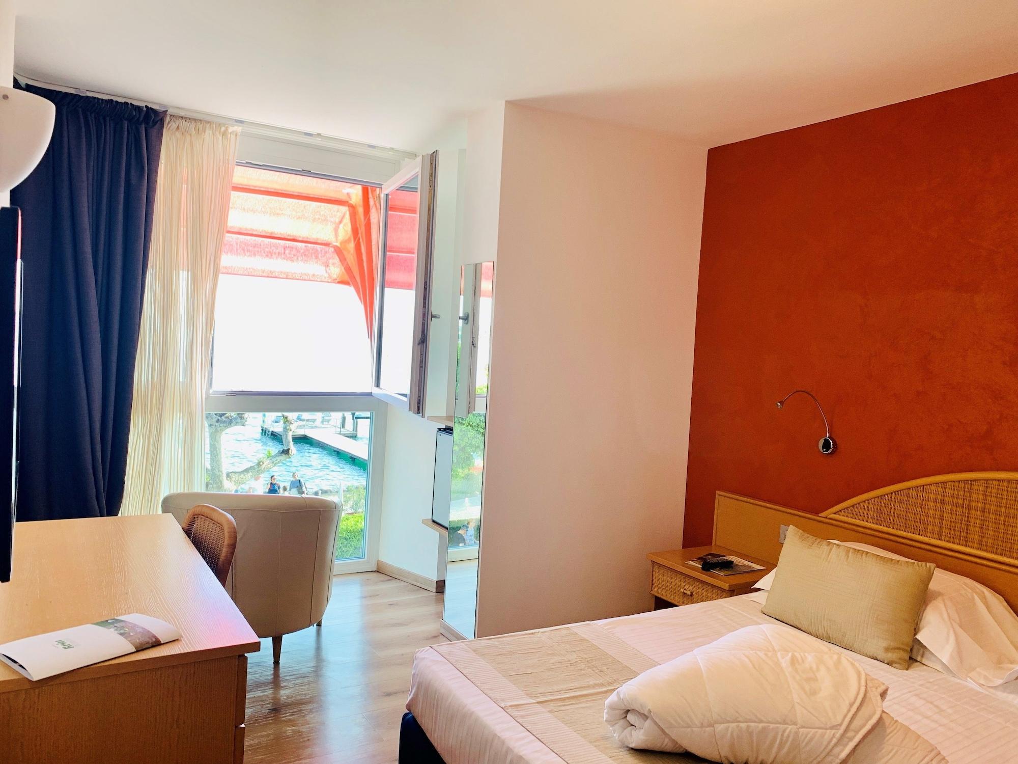 Kriss Internazionale Hotel Bardolino Kültér fotó