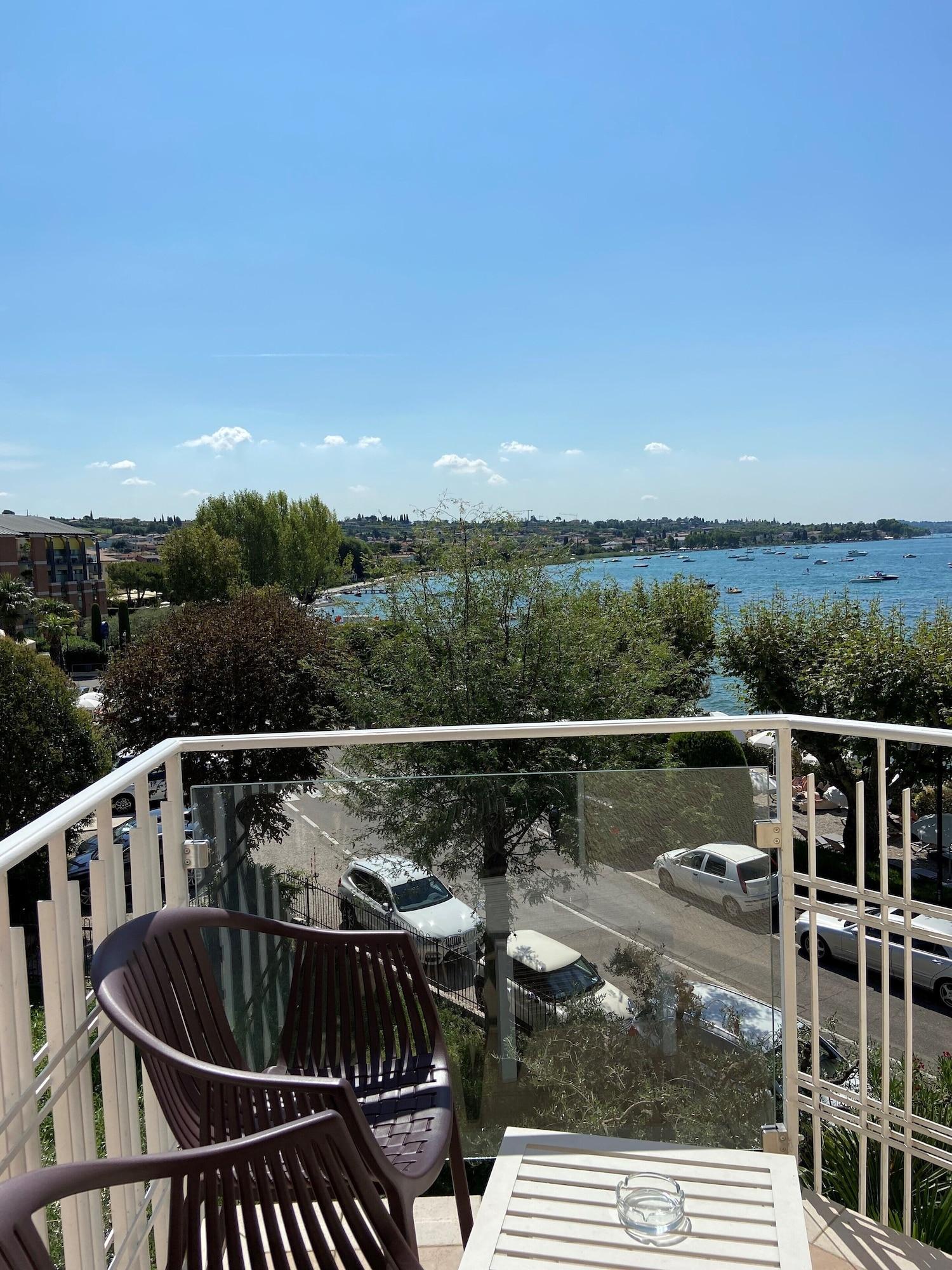 Kriss Internazionale Hotel Bardolino Kültér fotó