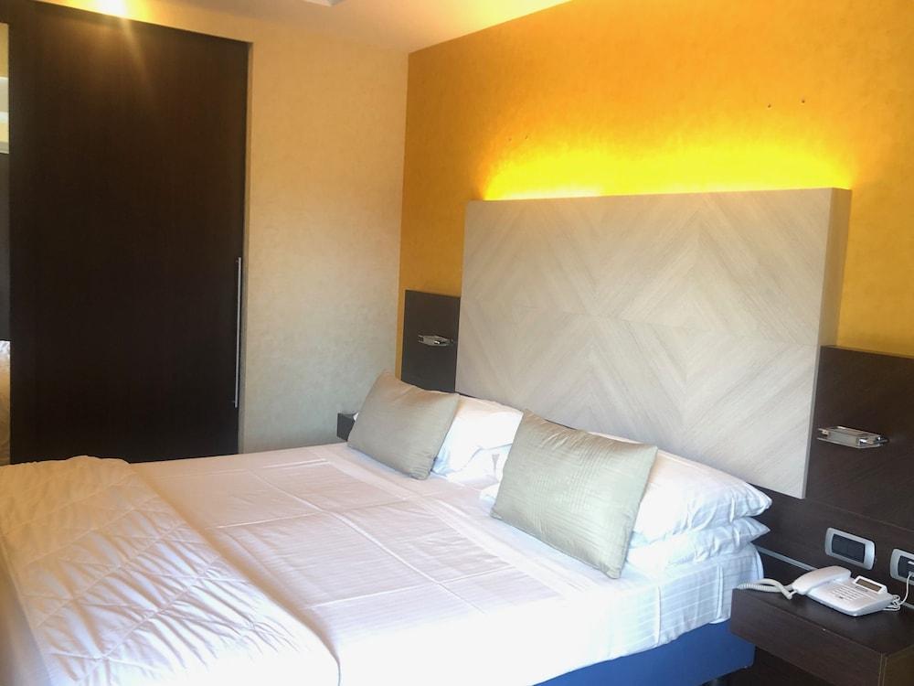 Kriss Internazionale Hotel Bardolino Kültér fotó