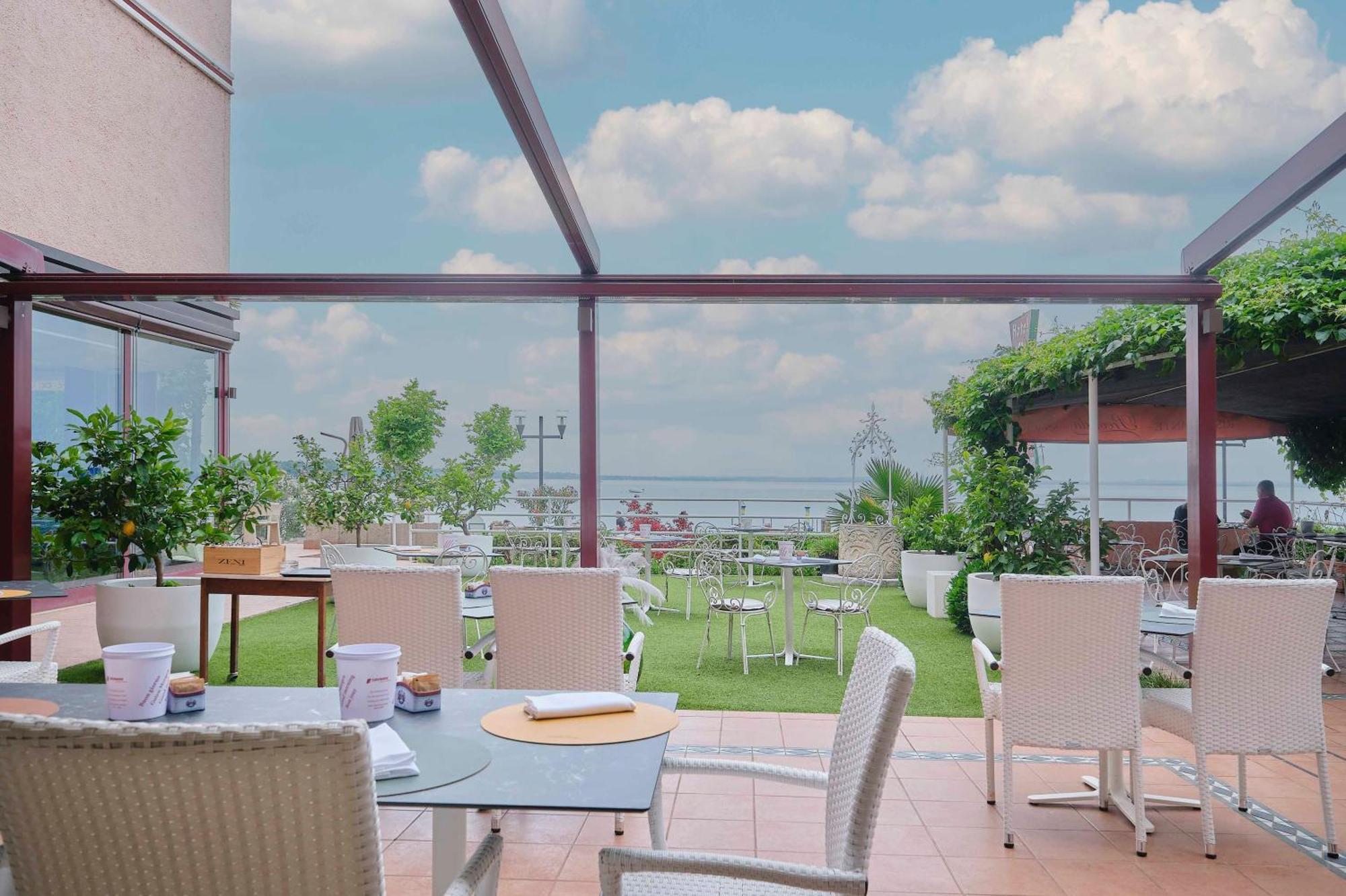 Kriss Internazionale Hotel Bardolino Kültér fotó