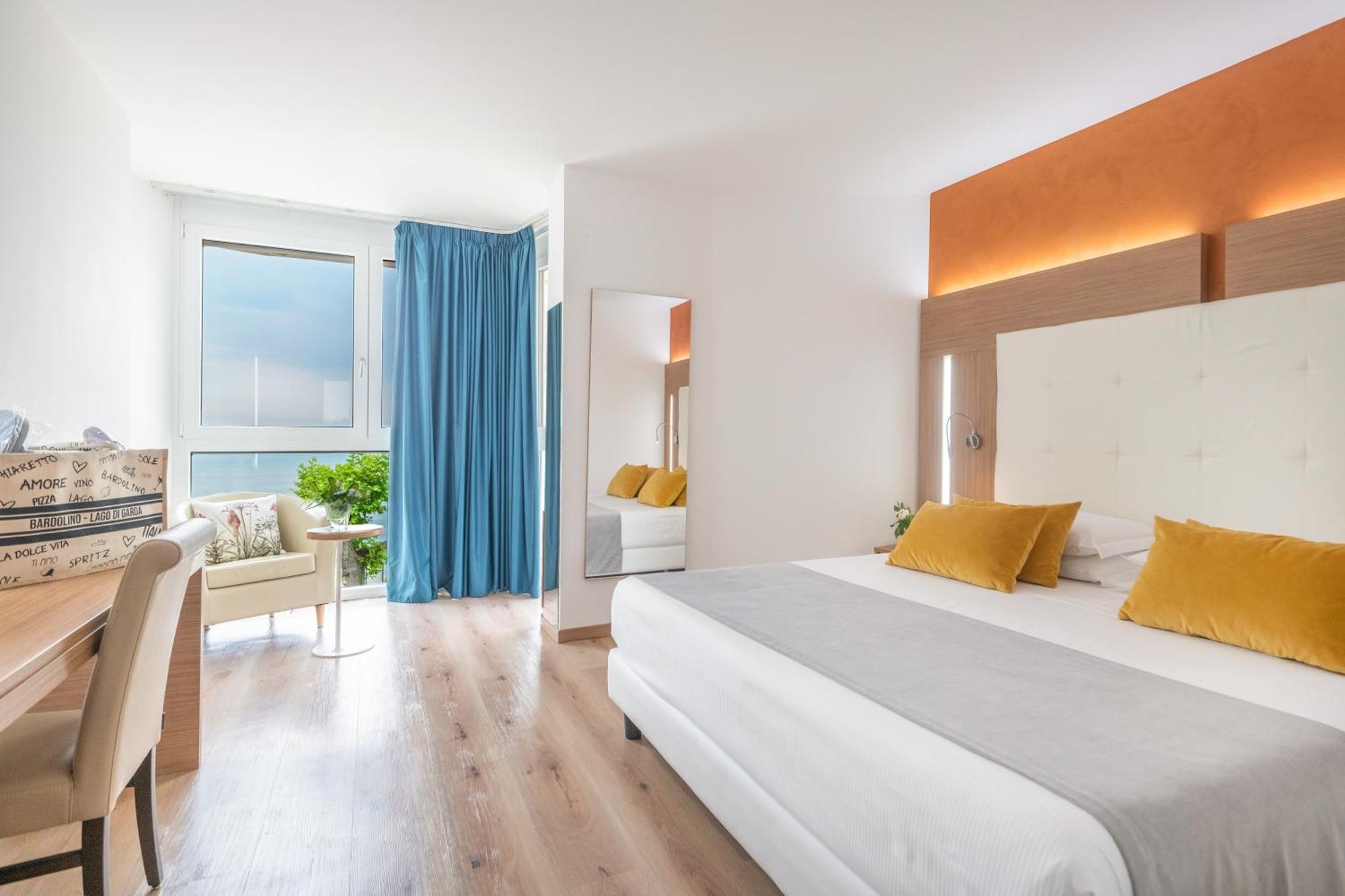 Kriss Internazionale Hotel Bardolino Kültér fotó