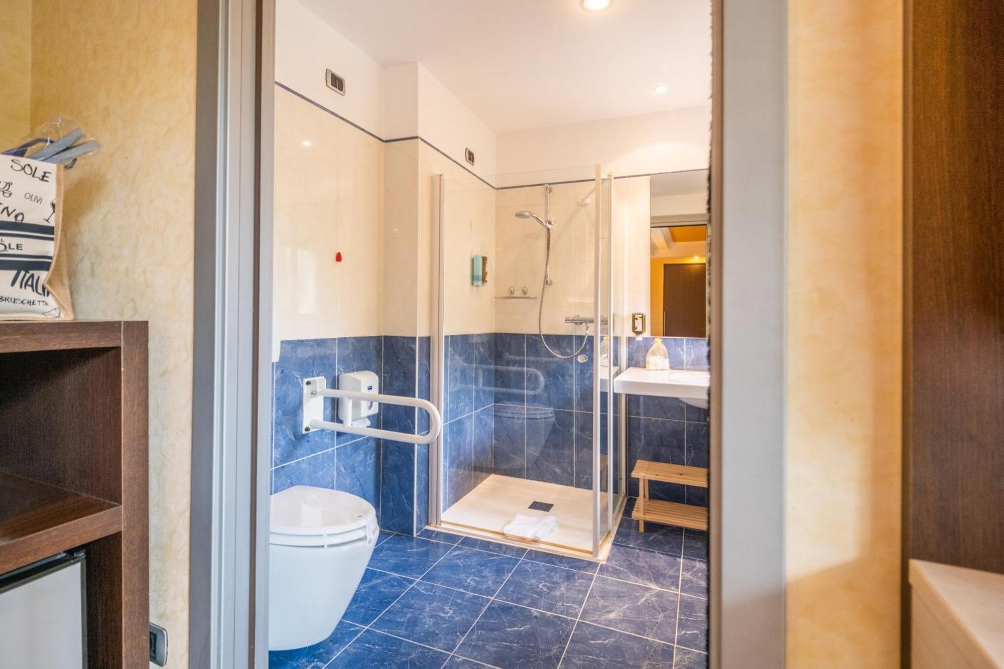 Kriss Internazionale Hotel Bardolino Kültér fotó