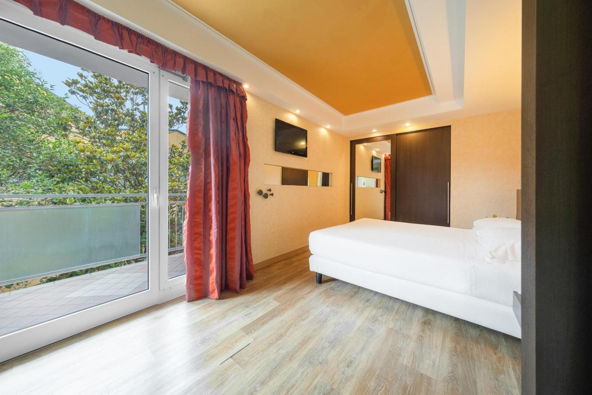 Kriss Internazionale Hotel Bardolino Kültér fotó