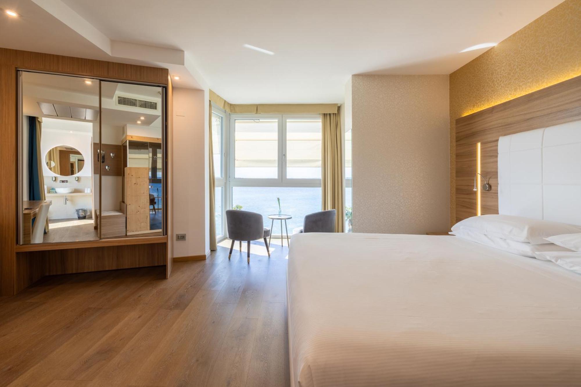 Kriss Internazionale Hotel Bardolino Kültér fotó