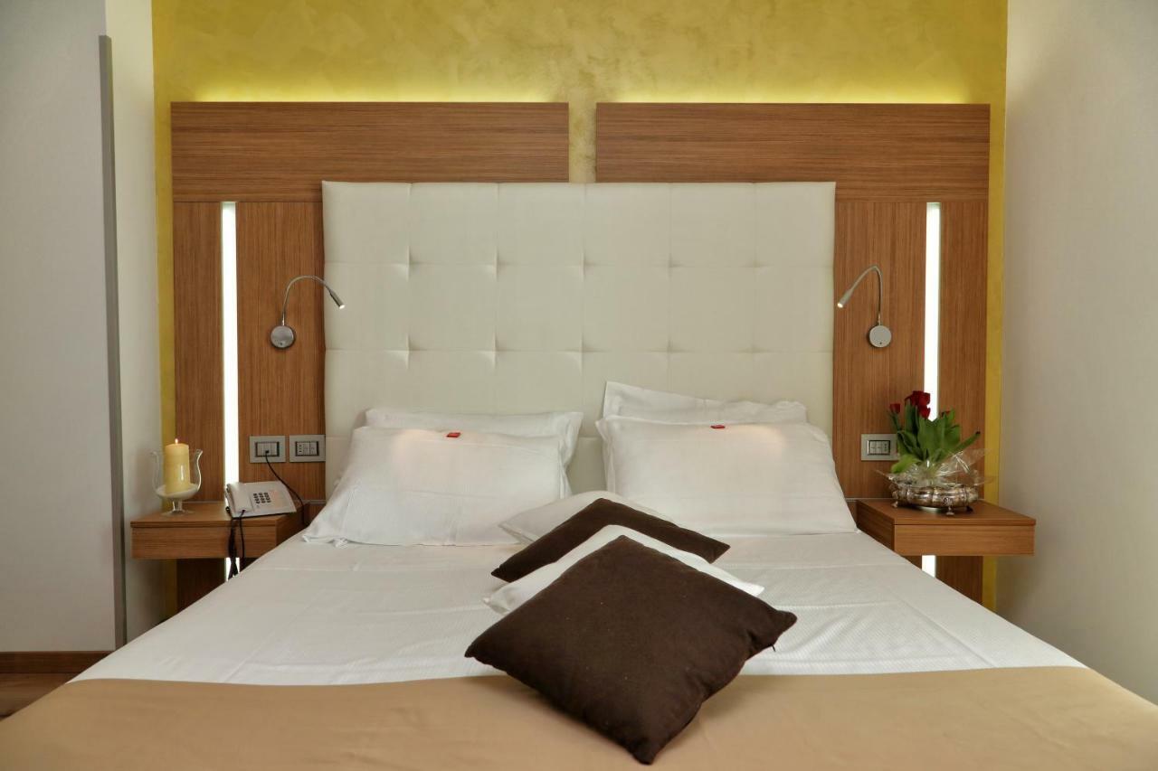 Kriss Internazionale Hotel Bardolino Kültér fotó